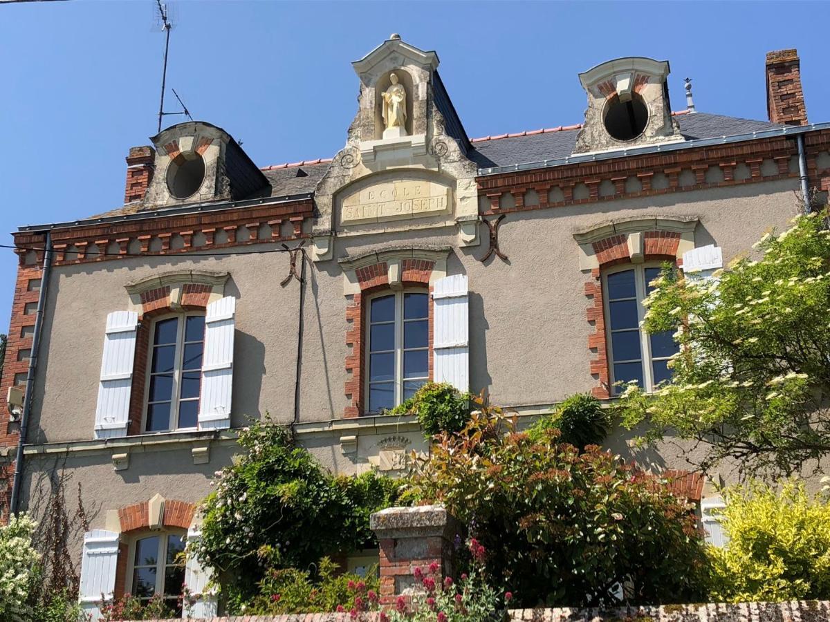 Chambres D'Hotes - Ancienne Ecole St Joseph Chanzeaux Ngoại thất bức ảnh
